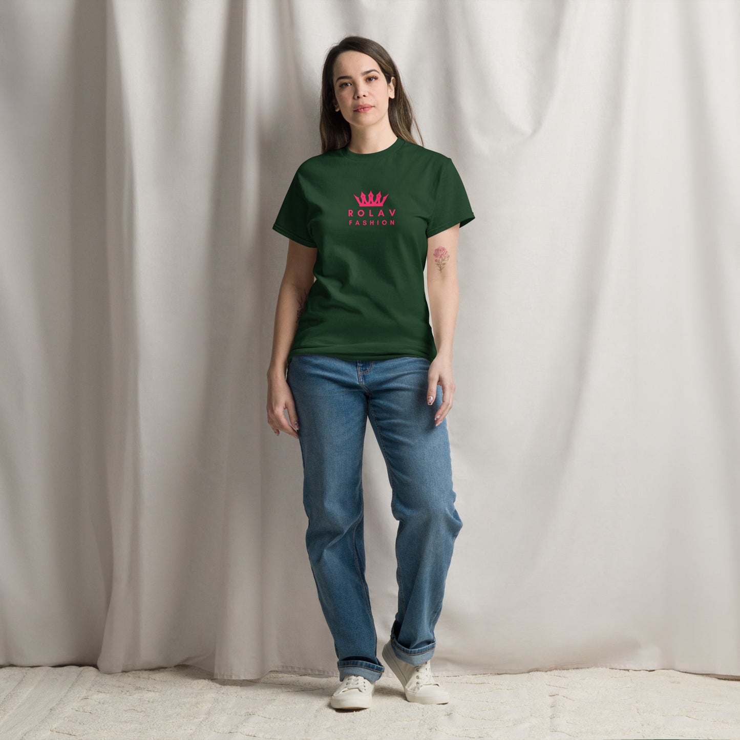 Rolav classic tee.