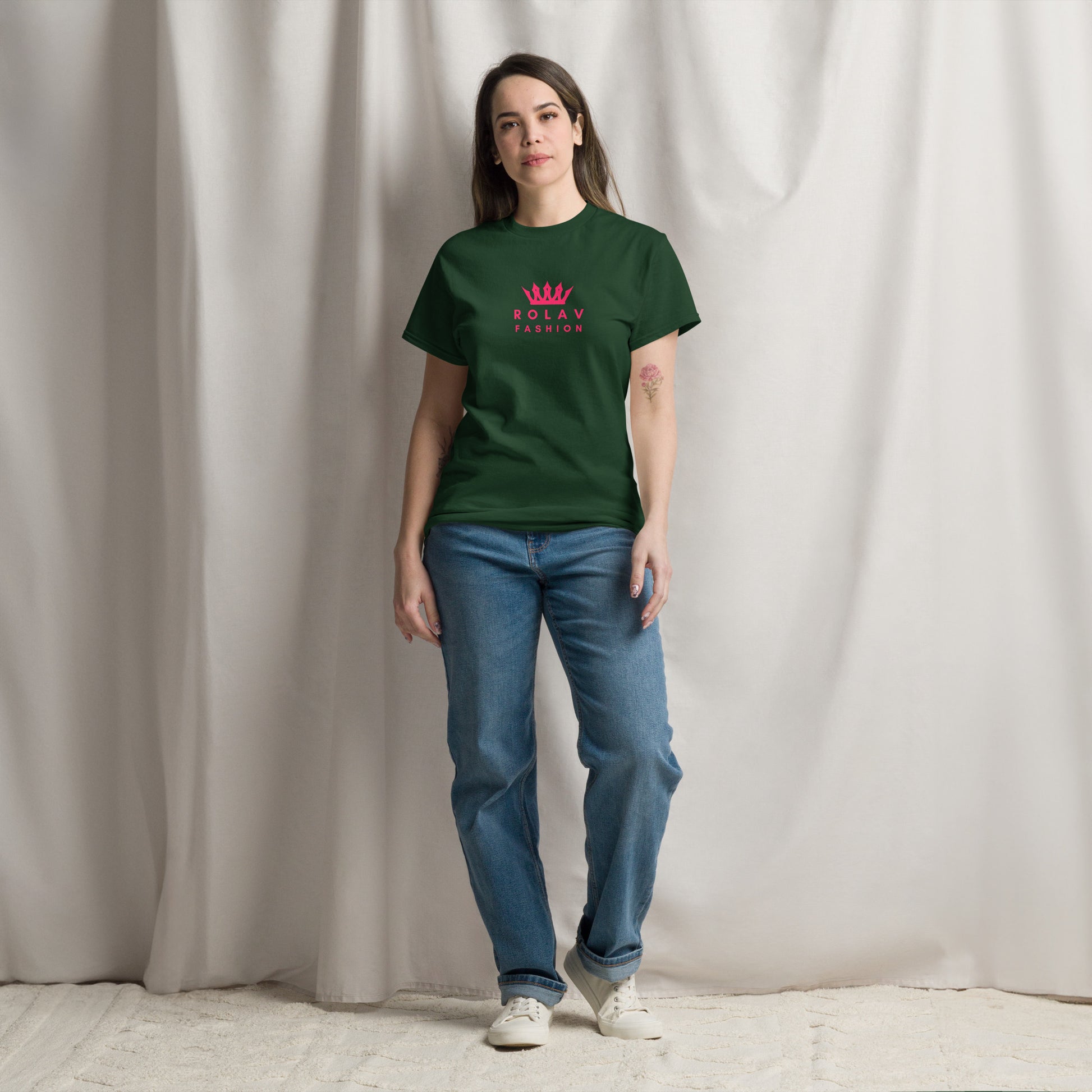 Rolav classic tee.