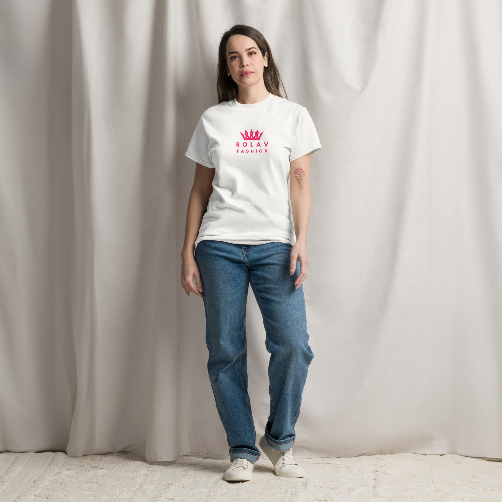 Rolav classic tee.